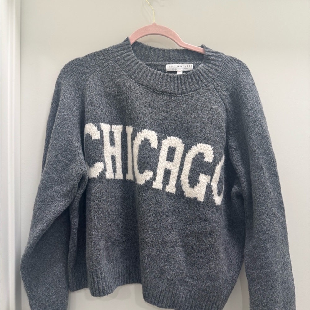 Cozy Gray Crew Neck Sweater with White 'Chicago' Design